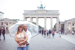 paarshooting outdoor location berlin fotostudio brandenburger tor fernsehturm geschenk valentinstag verlobung fotoshooting hochzeit liebe paar weihnachten geburtstag couple 08
