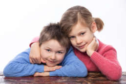 kinder fotoshooting geschwister fotostudio berlin 5