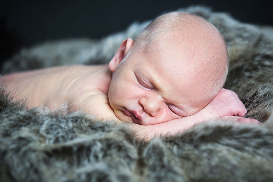 babyshooting newborn homeshooting zuhause fotoshooting neugeborenes baby berlin Babyfotograf homestory 10