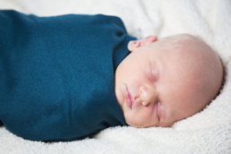 babyshooting newborn homeshooting zuhause fotoshooting neugeborenes baby berlin Babyfotograf homestory 05